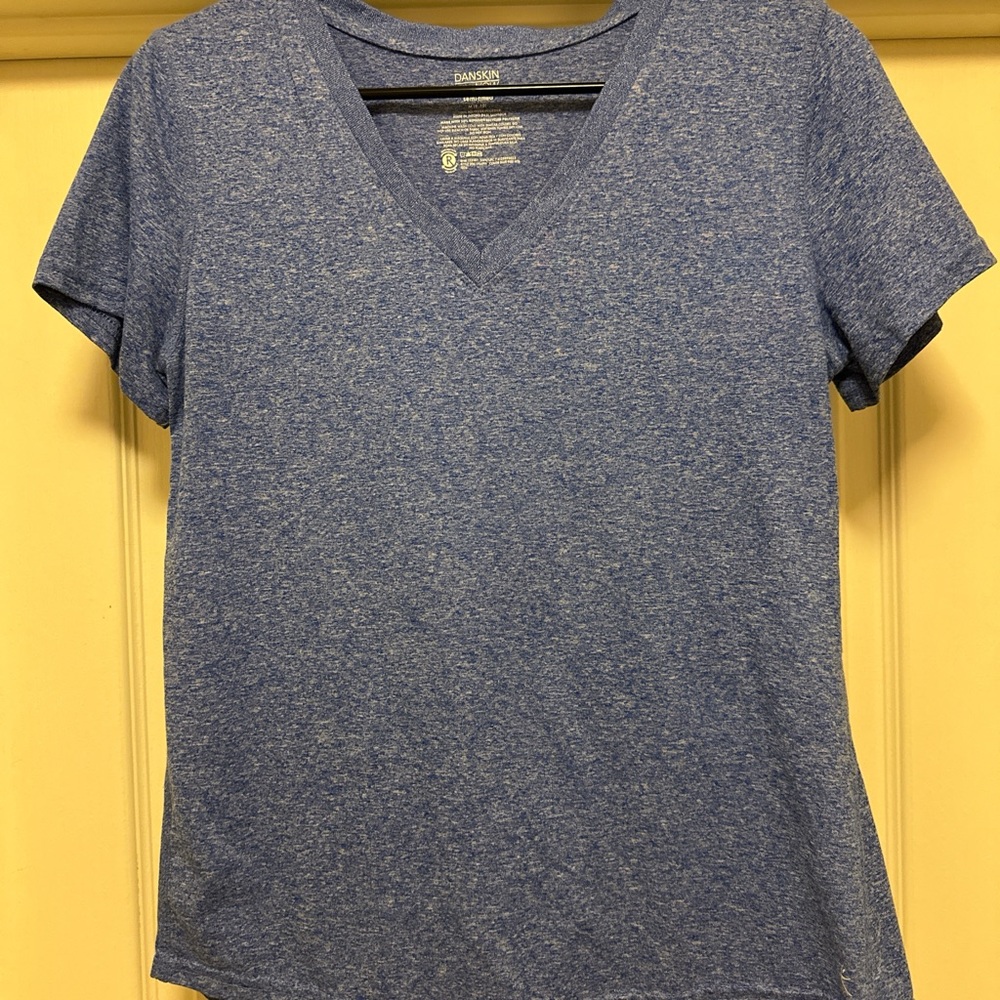 blue t shirt
